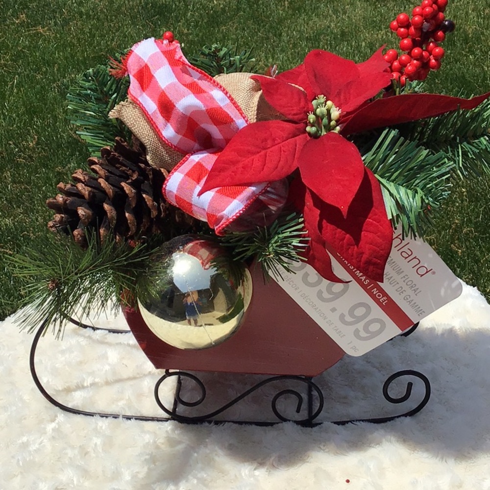 NWT Ashland Christmas Centerpiece